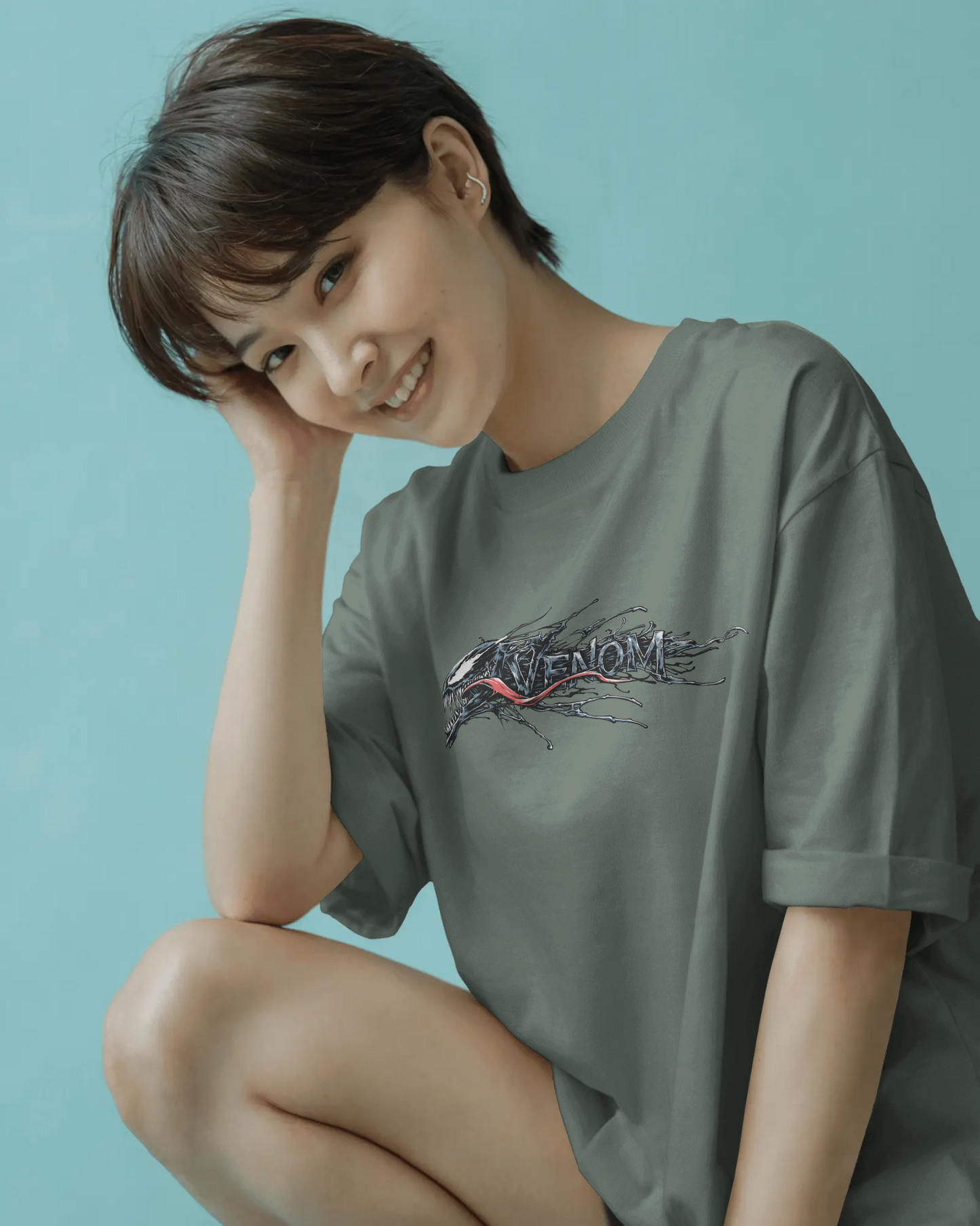 VENOM VIBE | Oversized Streetwear Tee – Dark Aesthetic Edition